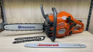 Husqvarna Benzin-Motorsäge 130 Set inkl. Ersatzschiene und Kette