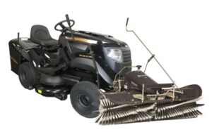 STIGA Black Edition Gartentraktor Pro 226/102 Twin H inkl. Tielbürger Kehrmaschine