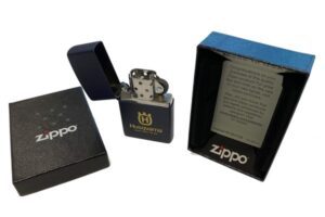 Husqvarna ORIGINAL ZIPPO Feuerzeug dunkelblau