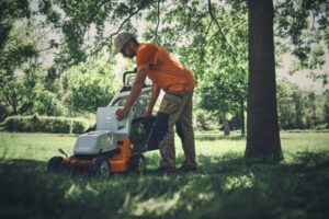 STIHL Rasenmäher RMA 750 V ohne Akku | Ladegerät