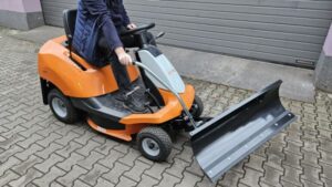 STIHL RT 4082 Aufsitzmäher mit Winterpaket 100
